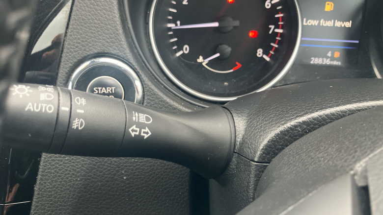 Nissan Qashqai 1.3 DiG-T N-Connecta 5dr Petrol Hatchback